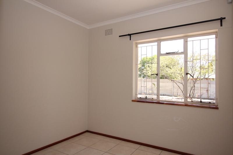 To Let 3 Bedroom Property for Rent in Meadowridge Western Cape